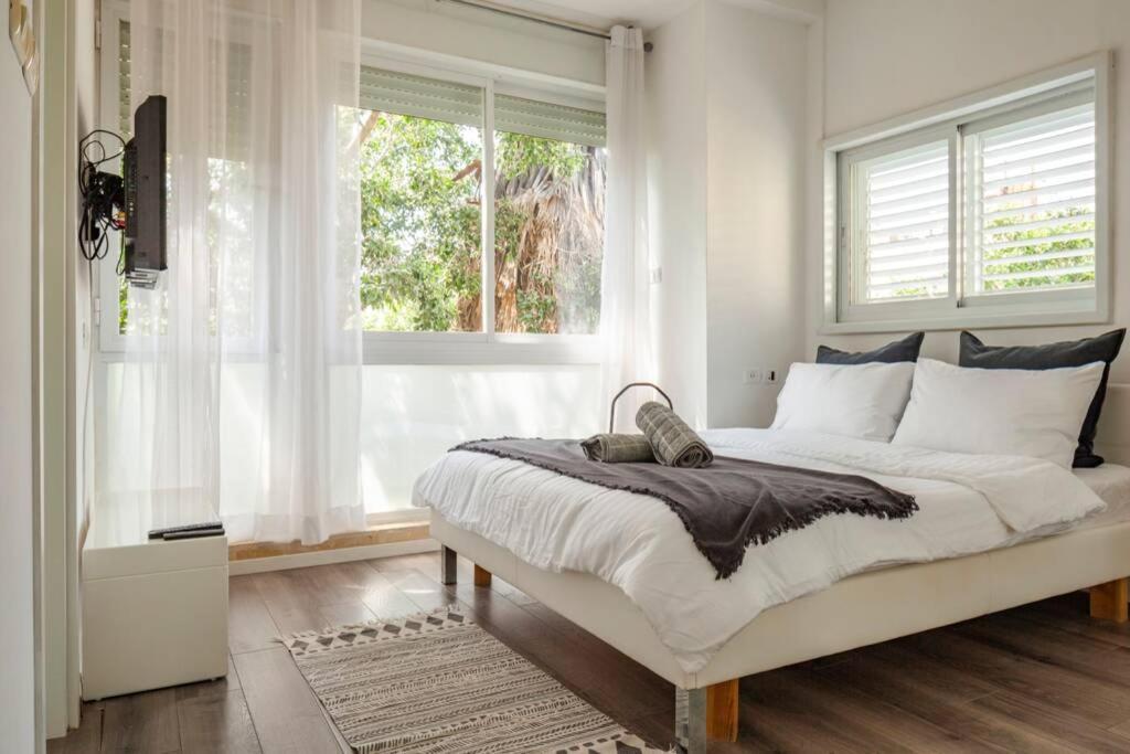 Big Apartment Next To Gordon Beach Plus Free Parking Tel Aviv Luaran gambar
