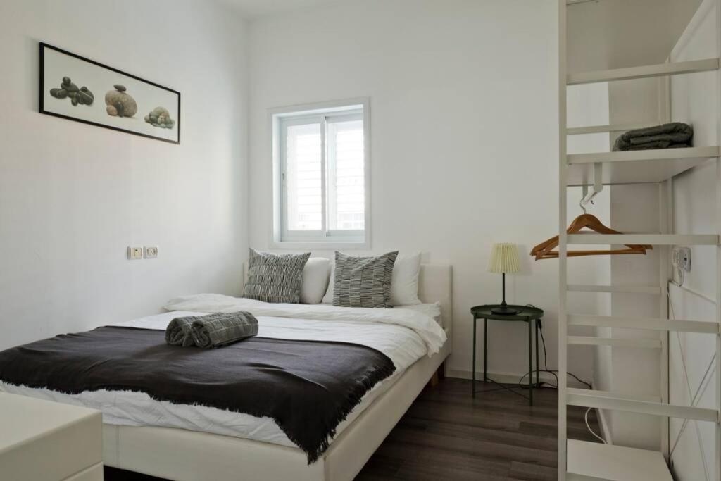 Big Apartment Next To Gordon Beach Plus Free Parking Tel Aviv Luaran gambar