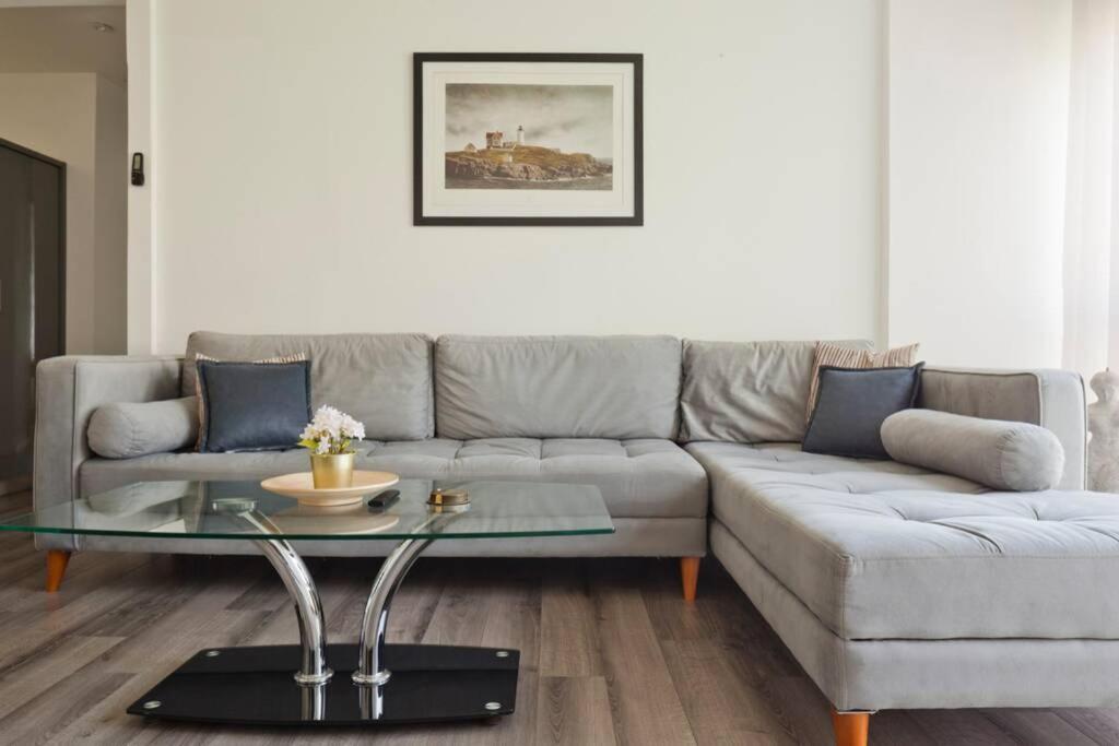 Big Apartment Next To Gordon Beach Plus Free Parking Tel Aviv Luaran gambar