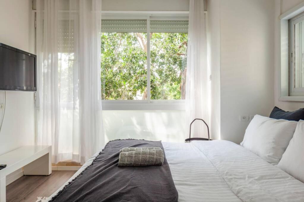 Big Apartment Next To Gordon Beach Plus Free Parking Tel Aviv Luaran gambar