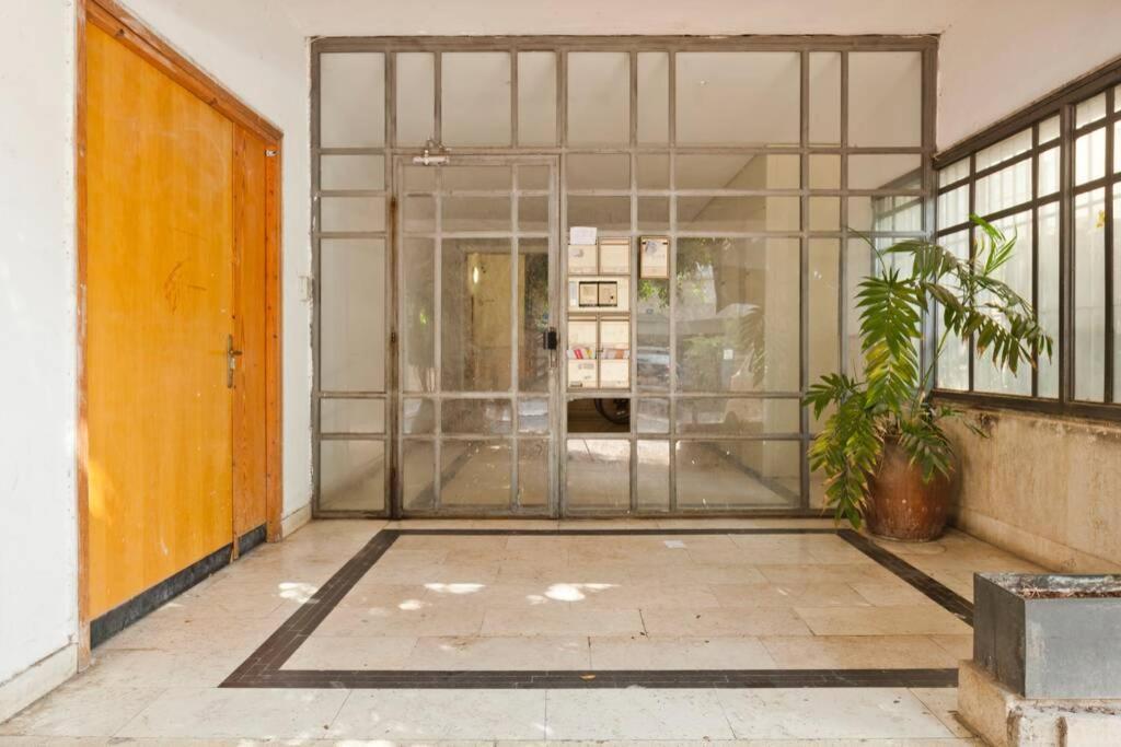 Big Apartment Next To Gordon Beach Plus Free Parking Tel Aviv Luaran gambar