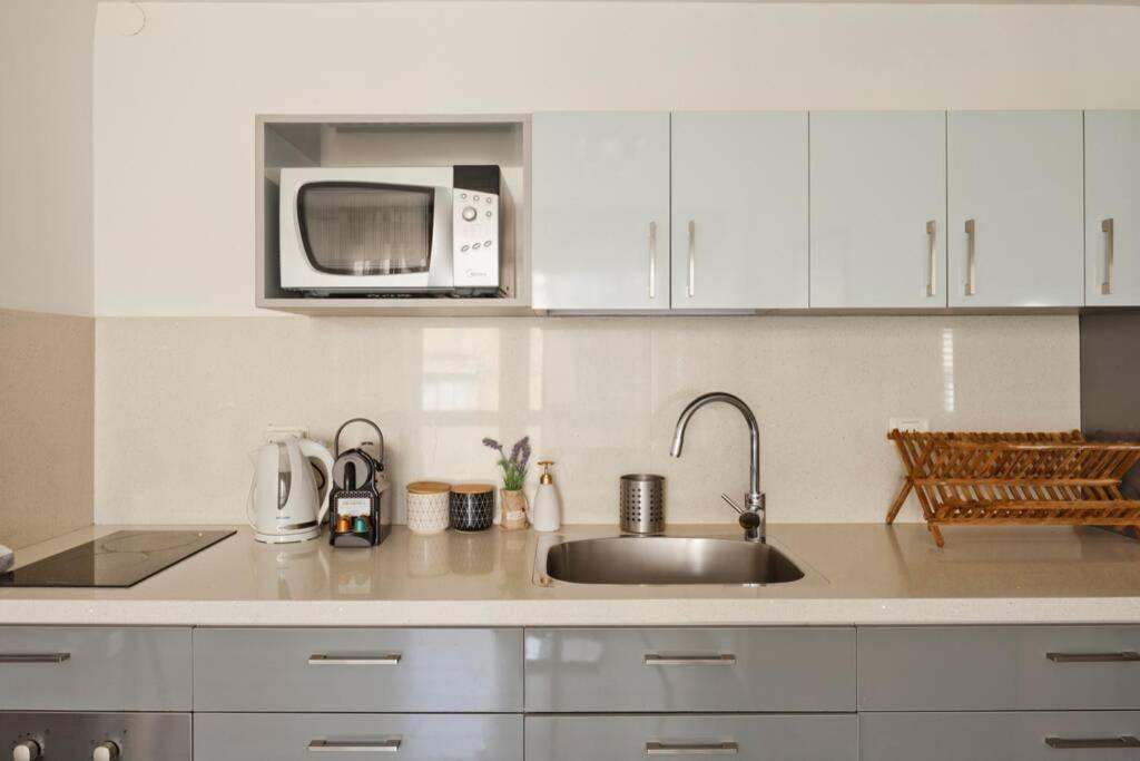 Big Apartment Next To Gordon Beach Plus Free Parking Tel Aviv Luaran gambar